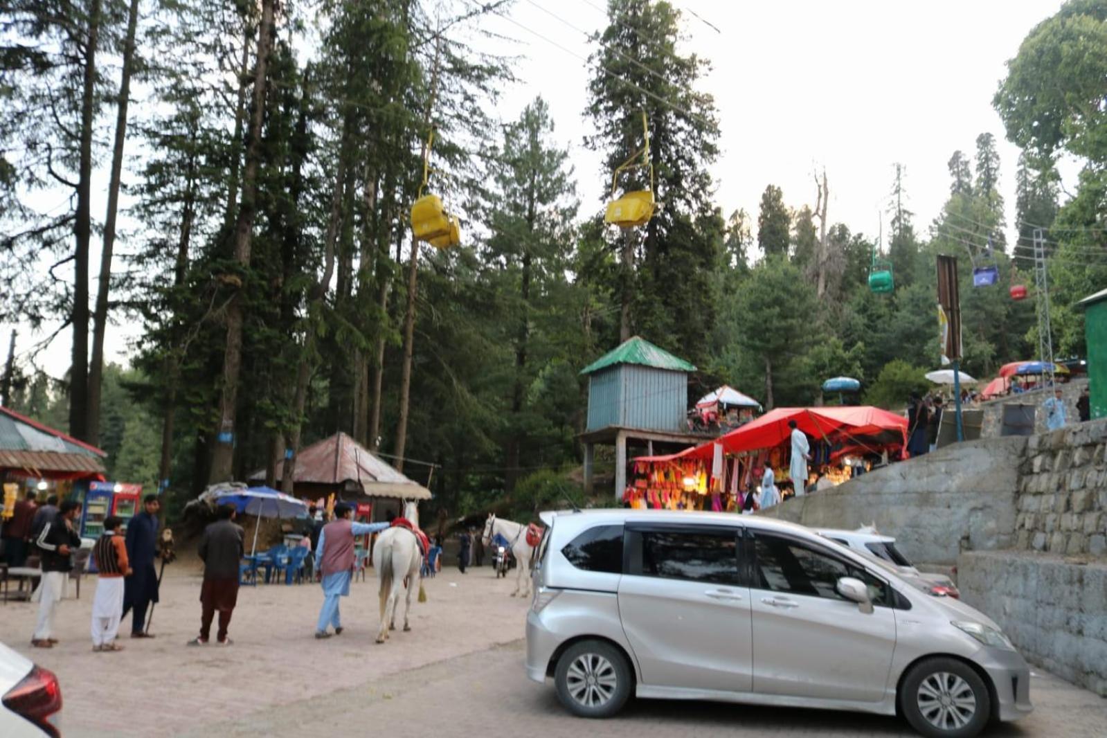 Umda Hotel Montana Nathia Gali エクステリア 写真