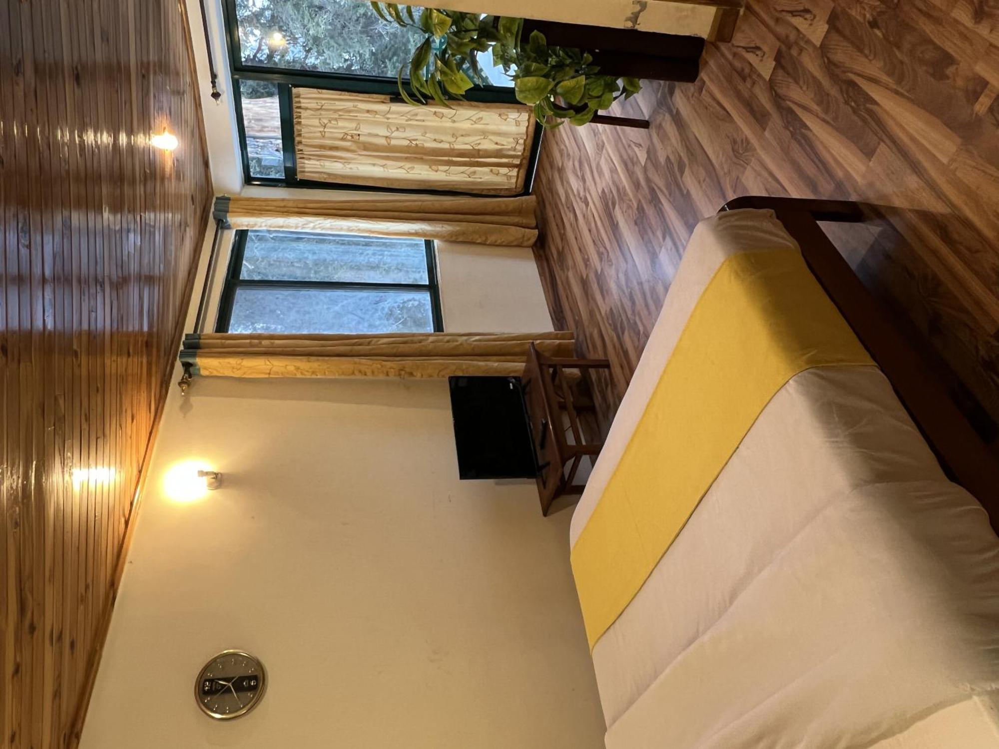 Umda Hotel Montana Nathia Gali エクステリア 写真
